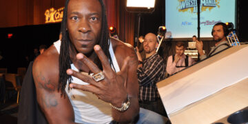 Battling Legend Booker T Reacts to Major WWE, AEW Feud